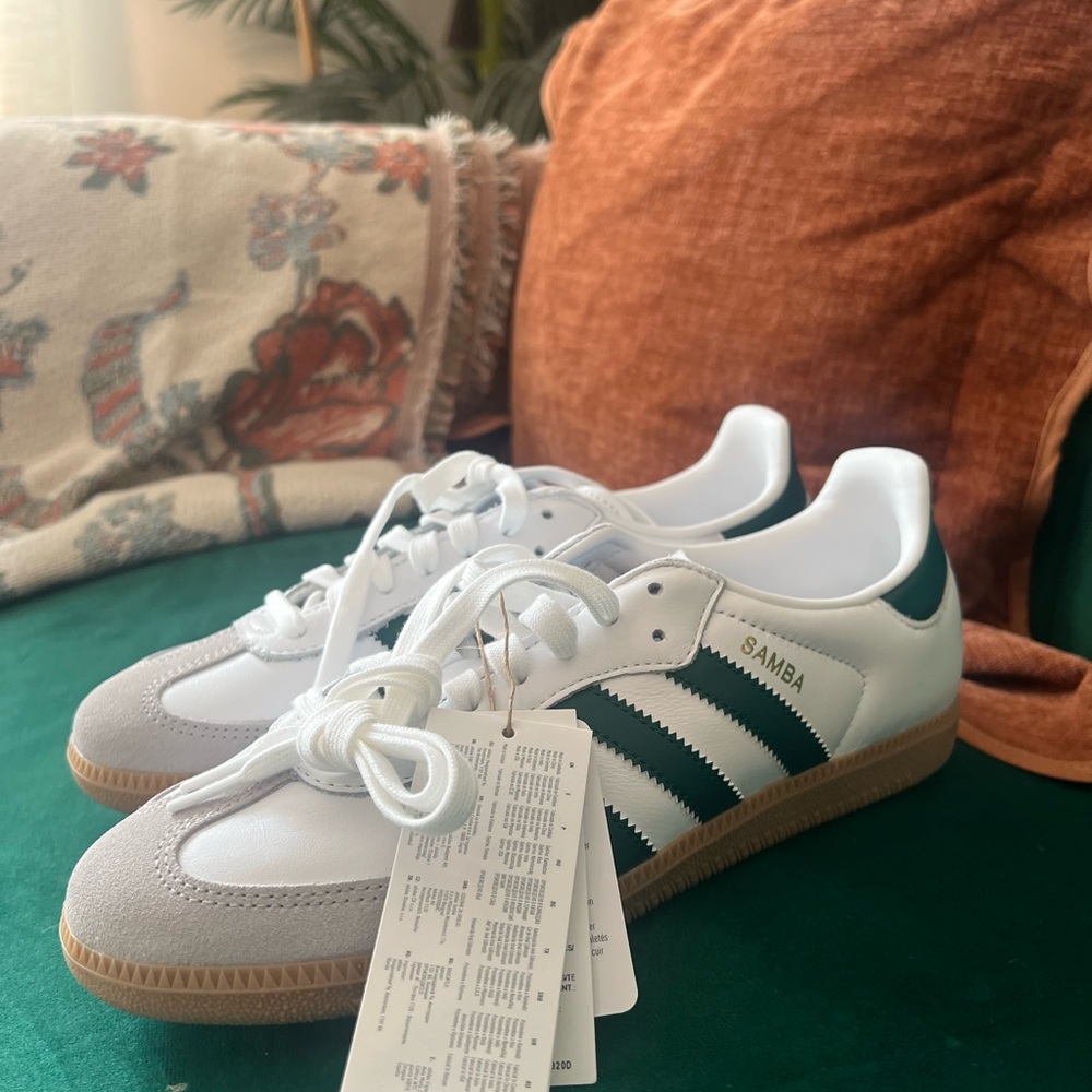 Adidas Samba White and Green Sneakers 7.5 men’s/9 women’s